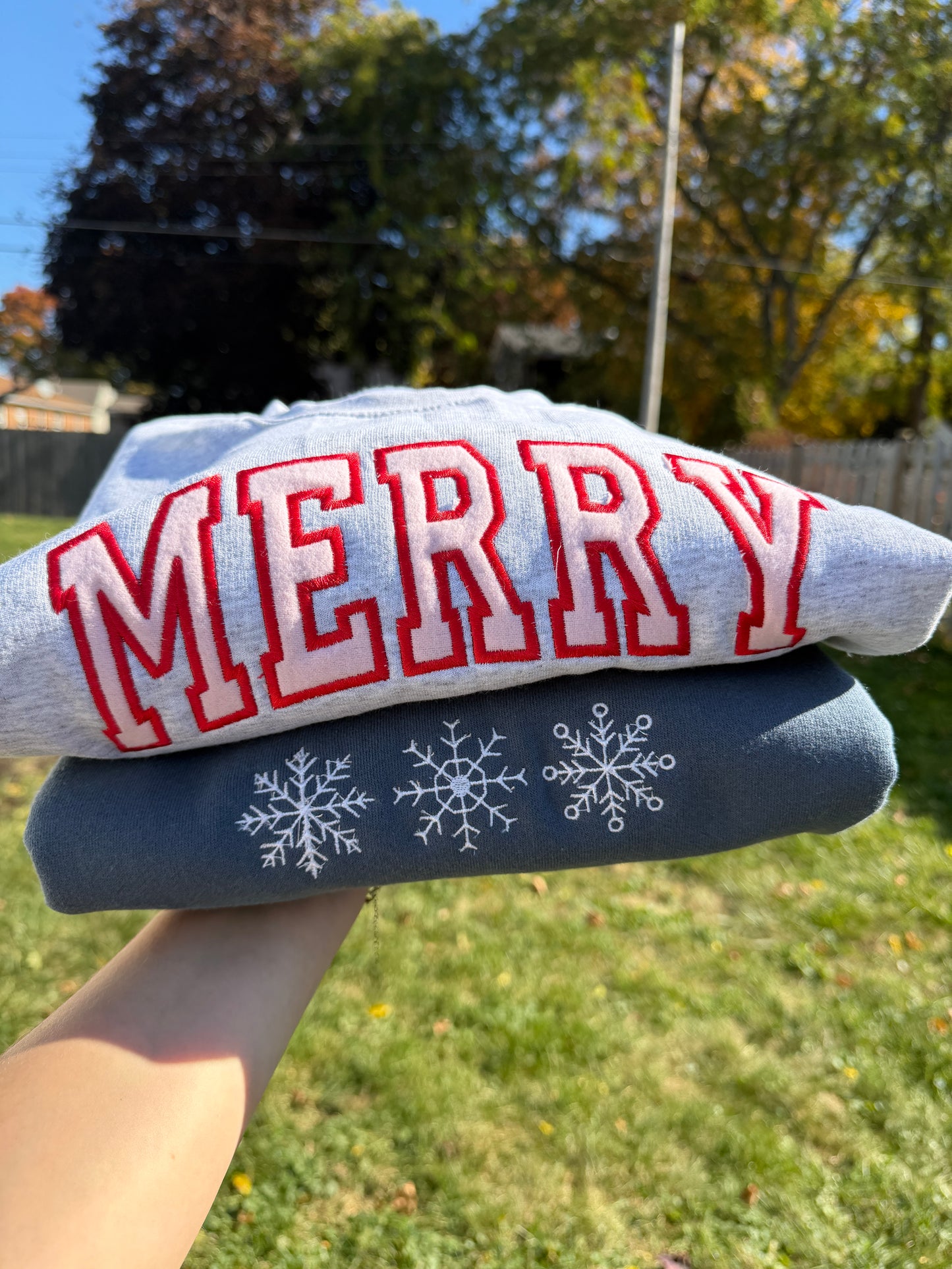 Snowflake trio embroidered crewneck