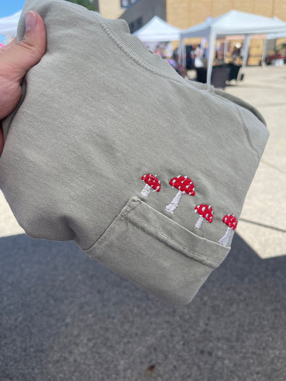 Mushroom pocket t-shirt